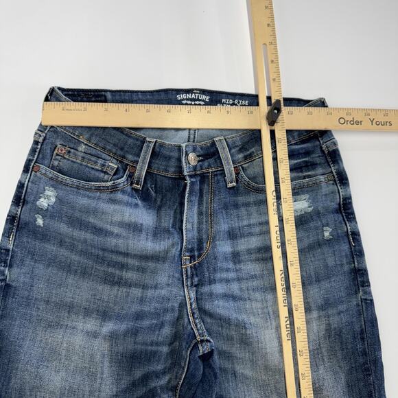 Levis Jeans Womens 6 W28 Blue Mid Rise Slim Cuffed Distressed Denim - Picture 6 of 8